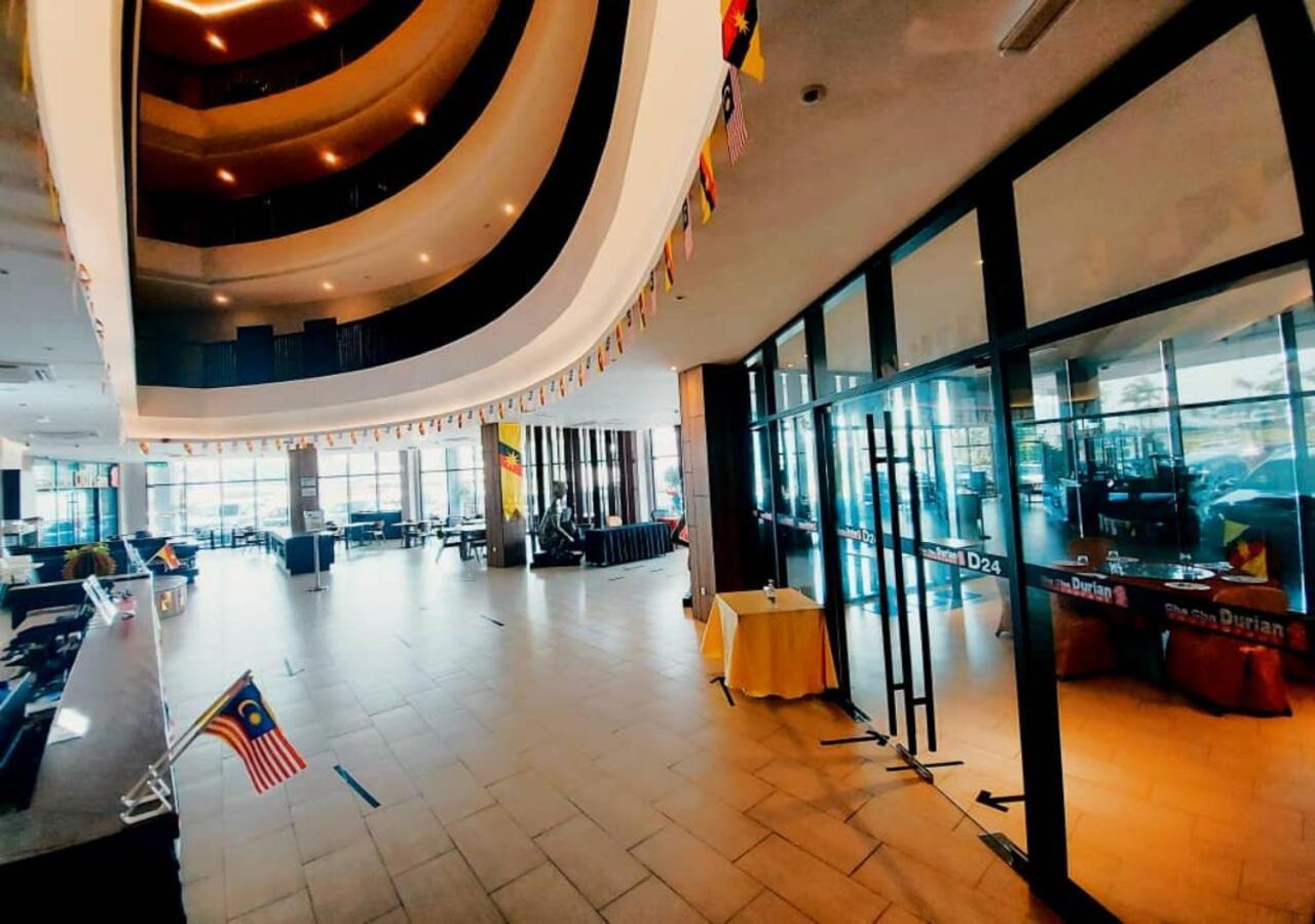 Roxy Hotel Serian Exteriér fotografie