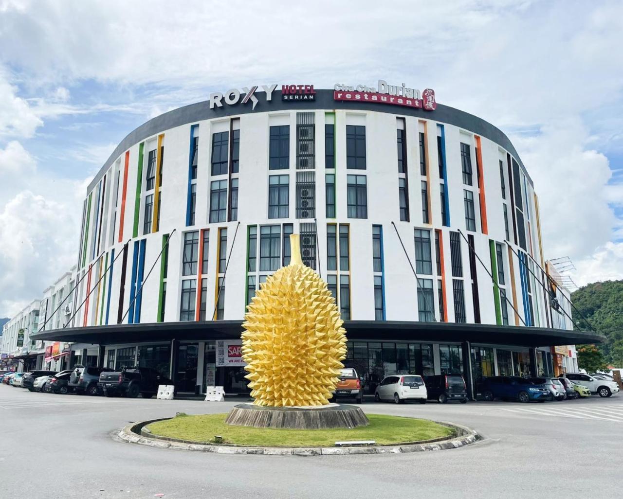Roxy Hotel Serian Exteriér fotografie